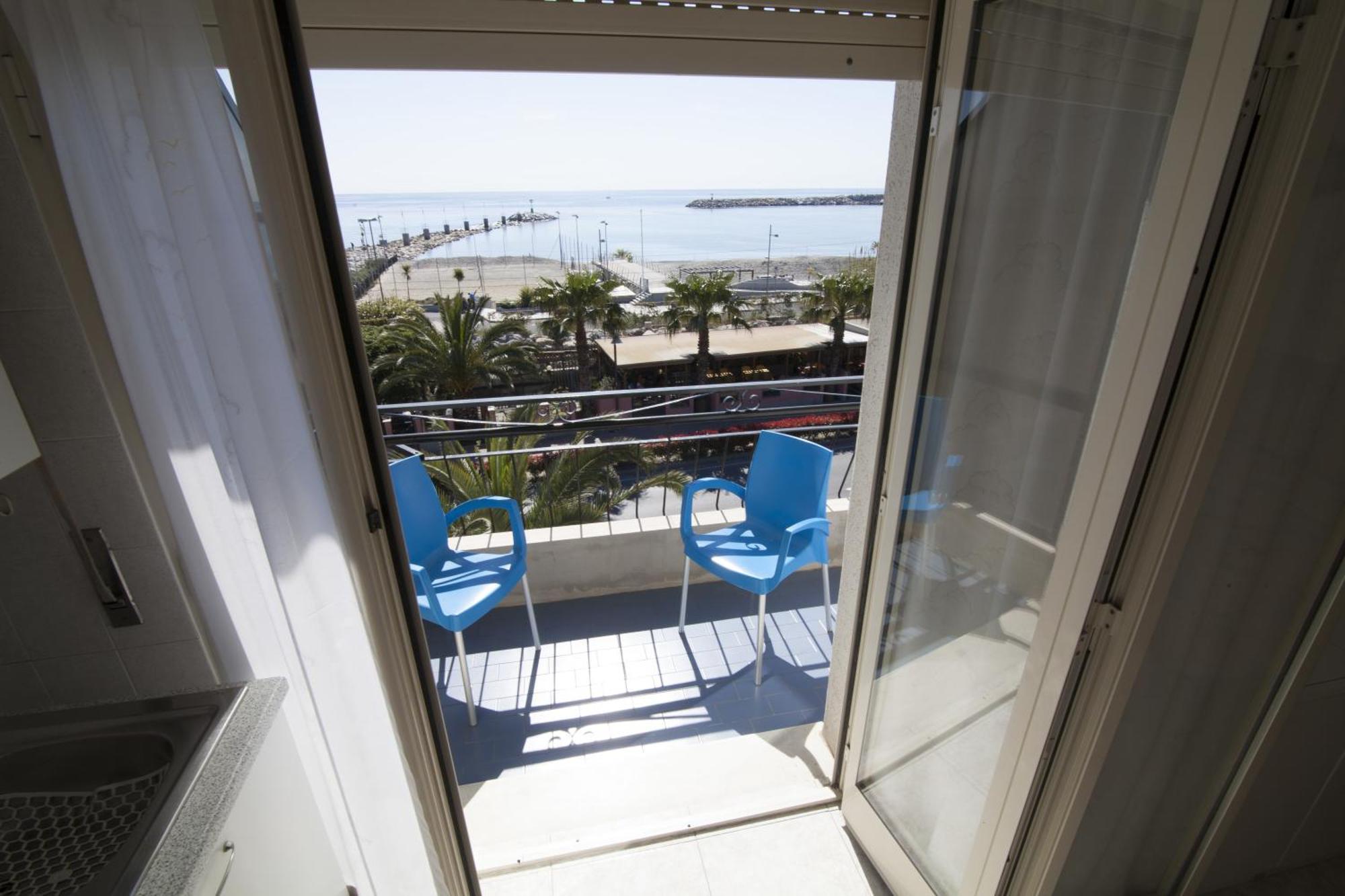 Residence Colibri Family & Bike Loano Room photo
