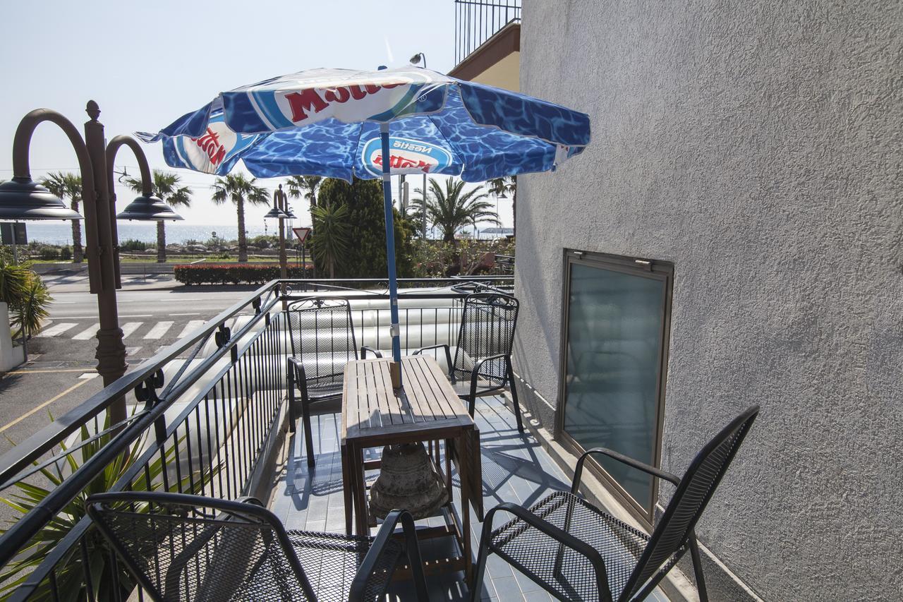 Residence Colibri Family & Bike Loano Exterior photo
