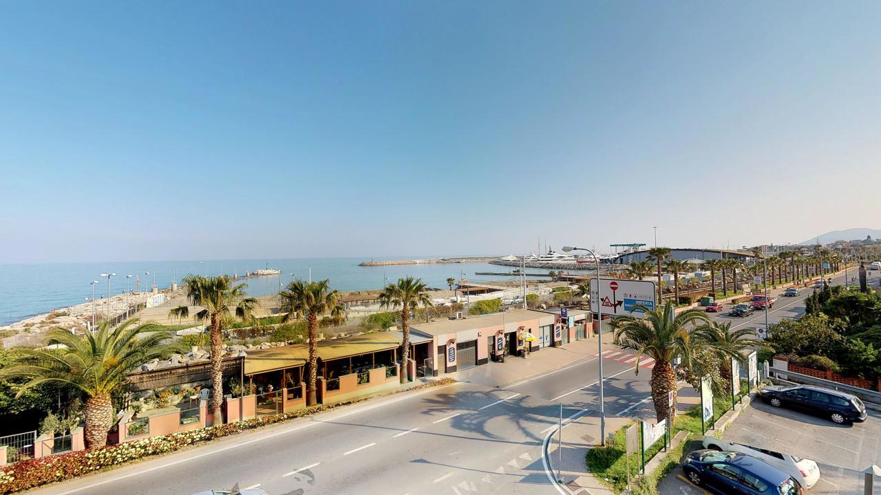 Residence Colibri Family & Bike Loano Exterior photo